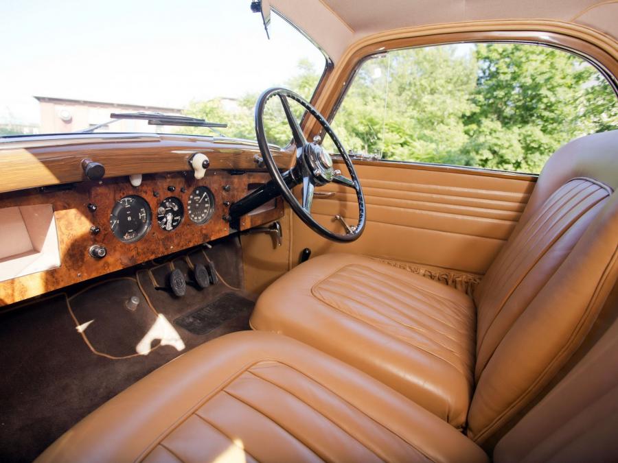 Интерьер Bentley Mark VI Coupe by Figoni Falaschi (B14AW) 1947 года  (фото 12 из 17)